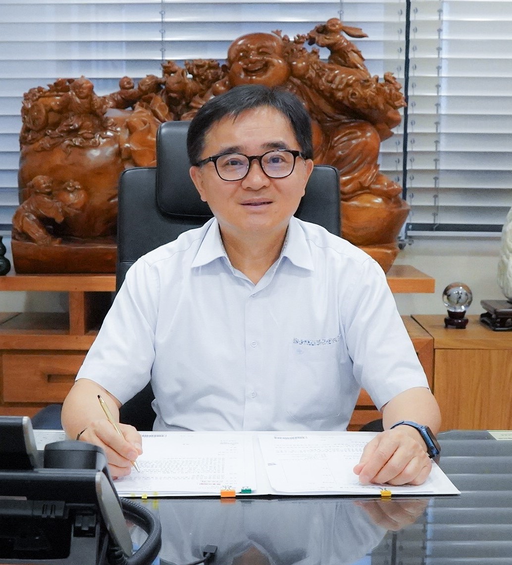 Xian-Zheng Lin